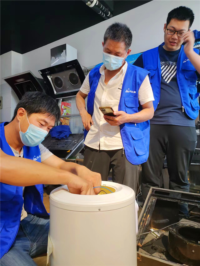 鞍山家電清洗行情好，9800元做洗多多家電清洗加盟商！